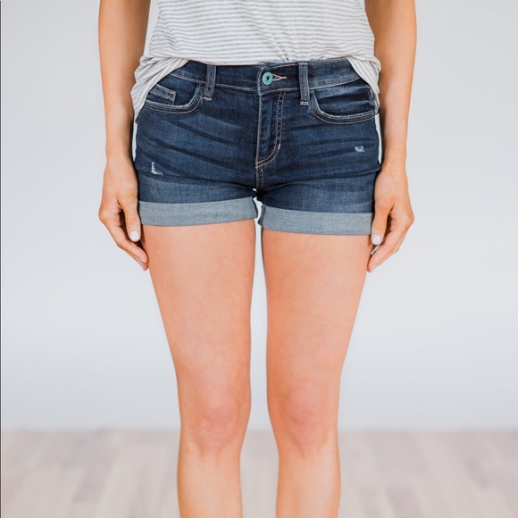 sneak peek mid rise shorts